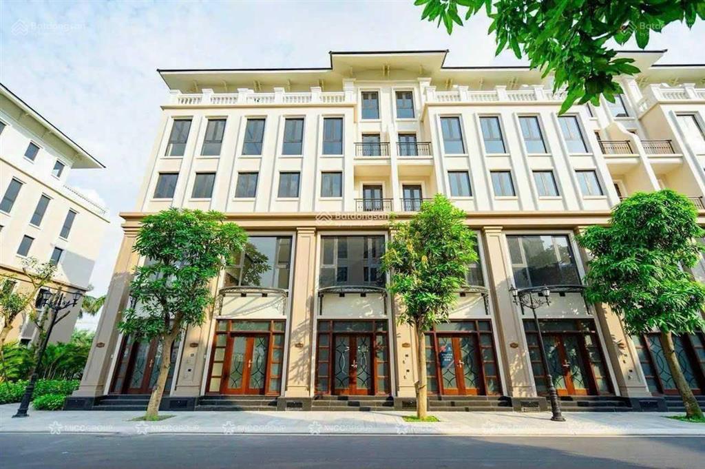 Chính chủ cần bán căn liền kề dt 68m2, giá chỉ 8,5 tỷ, hướng đông nam, căn có mức giá tốt nhất da