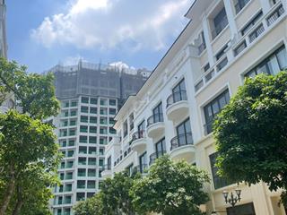 Vinhomes ocp2 chủ nhà gửi bán căn dt 70m2, sát 15 toà chung cư, hồ 18ha, 3 bể bơi, giá chỉ 9,9 tỷ