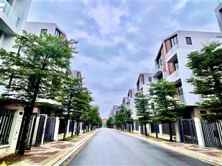 Vinhomes ocp3 chủ nhà gửi bán bt ánh dương 17.9 tỷ, dt 120m2, mt8m, vị trí ngay sát công viên.