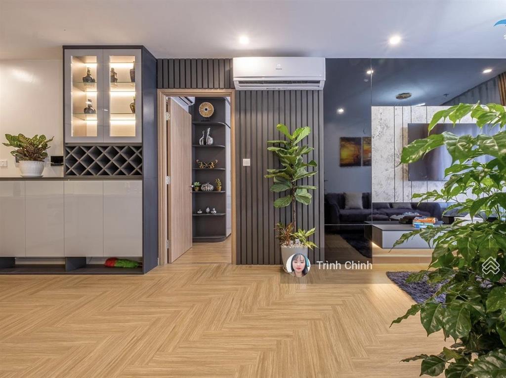 Bán gấp căn studio lancaster 20 núi trúc, 45m2, có đồ, ban công đông bắc, tầng cao, đẹp