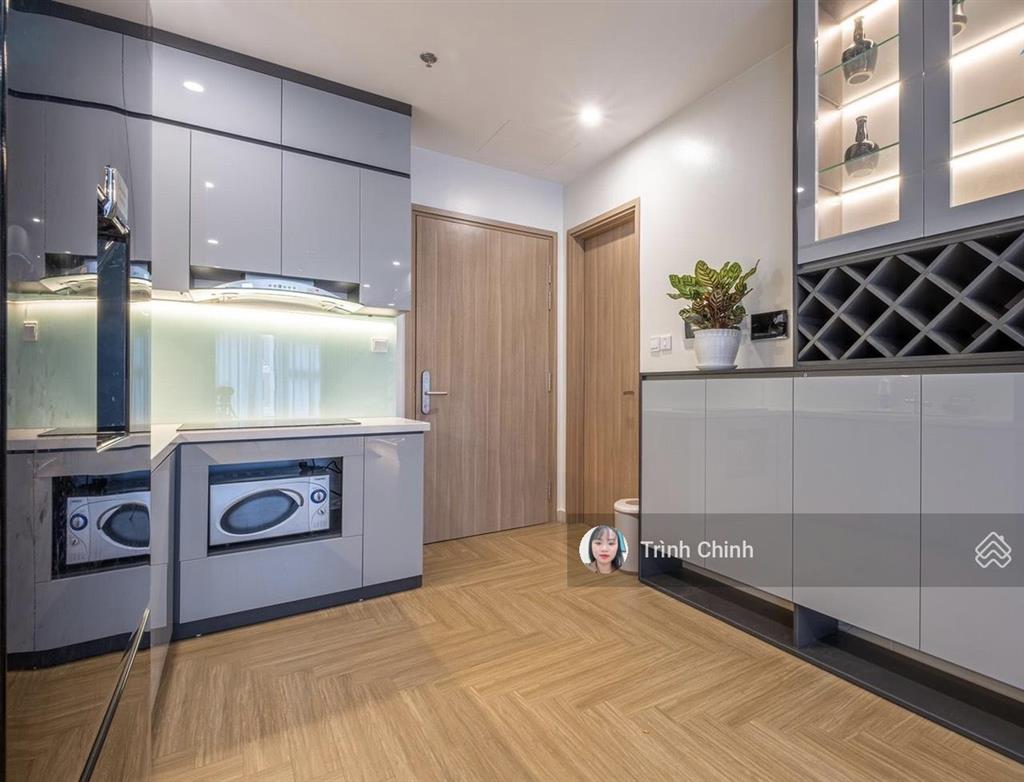 Bán gấp căn studio lancaster 20 núi trúc, 45m2, có đồ, ban công đông bắc, tầng cao, đẹp