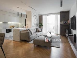 Bán căn hộ số 6 đội nhân, 71m2, 2pn, giá 5.2 tỷ, nhà vuông vắn, ban công thoáng, không bị chắn view