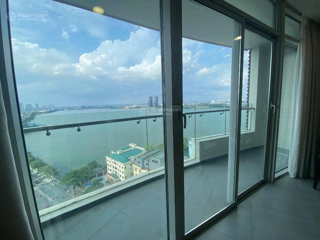 Bán căn hộ watermark 395 lạc long quân, 128m2, 3 pn, view hồ, tầng cao, ban công đb, giá 16,5 tỷ