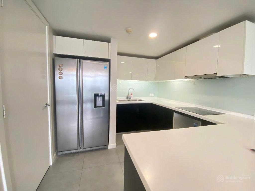 Bán căn hộ watermark 395 lạc long quân, 128m2, 3 pn, view hồ, tầng cao, ban công đb, giá 16,5 tỷ