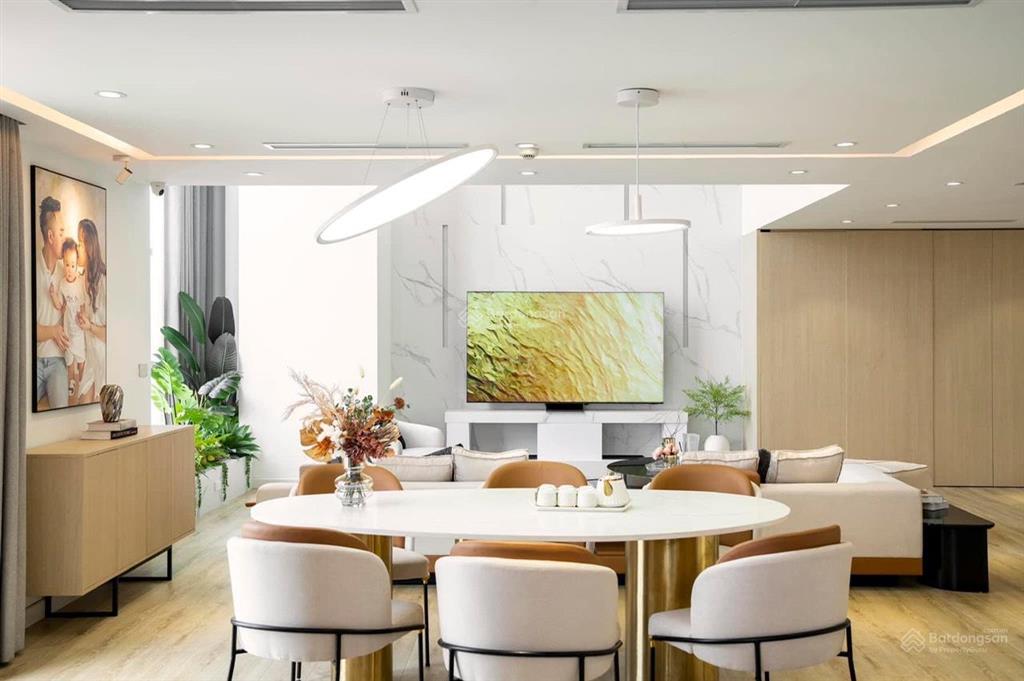 Bán duplex hateco laroma 210 m2, 3 pn +1, 4 wc, view đẹp, ban công rộng, nội thất mới tinh, 29 tỷ