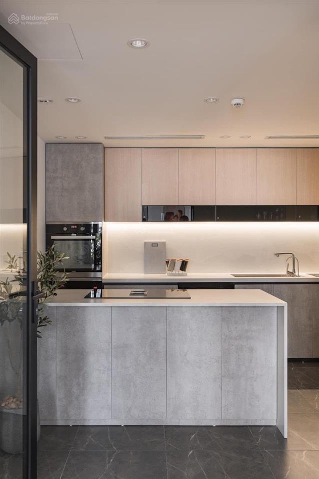 Bán duplex hateco laroma 210 m2, 3 pn +1, 4 wc, view đẹp, ban công rộng, nội thất mới tinh, 29 tỷ