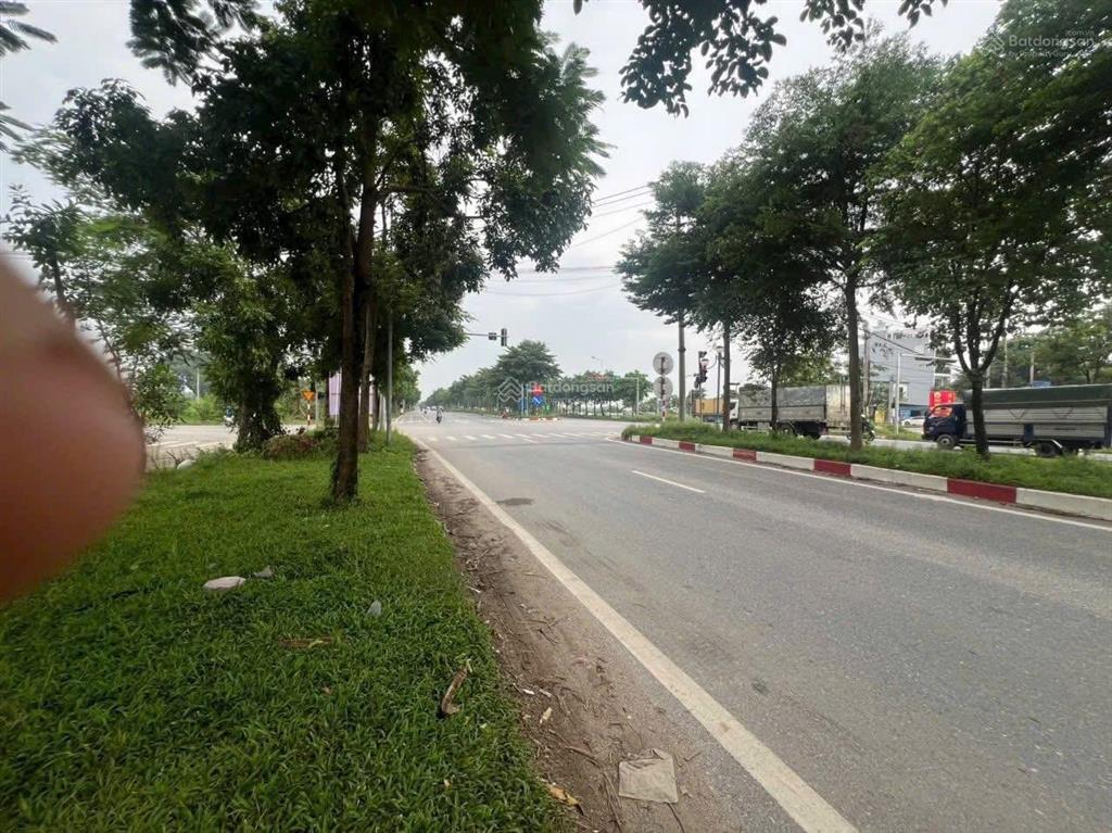 105m2 đấu giá x1 tam đồng mặt đường 100, 2 mặt đường trước sau có vỉa hè 20m