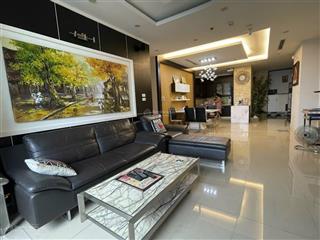Royal city  cho thuê căn 3pn , 136m2 giá 25 triệu / tháng .   0946 576 *** em hỗ trợ 24/7 nhé