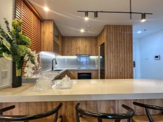 Royal city toà r3 căn 3pn giá 18.5 tỷ    0946 576 *** hỗ trợ 24/7 nhé .