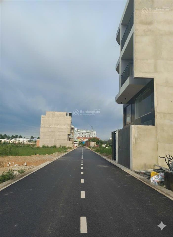 Đất sau lưng chợ đầu mối thủ đức ,tam bình,thủ đức  thổ cư 100%  ô tô tới đất.