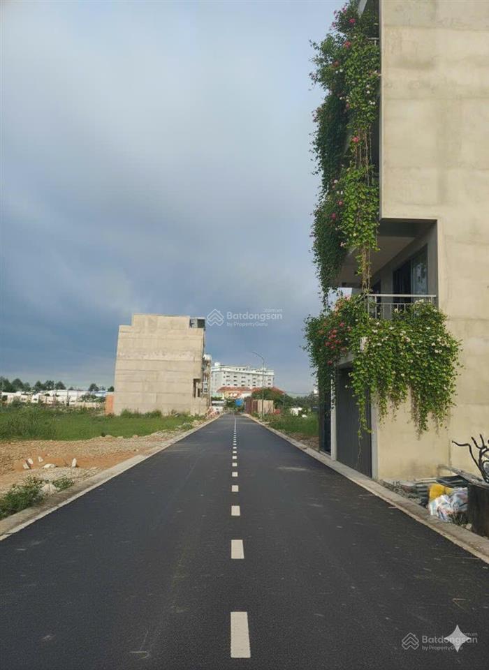 Đất sau lưng chợ đầu mối thủ đức ,tam bình,thủ đức  thổ cư 100%  ô tô tới đất.