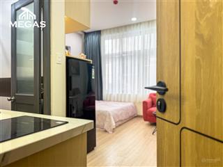 Đầy đủ nội thất  phòng thoáng  vị trí di chuyển thuận lợi