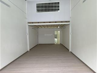 Cho thuê nhà mặt tiền quận 5, ngay chợ lớn, diện tích 120m2, khu chợ đông đúc tiện kinh doanh
