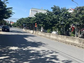 Bán nhà 3 tầng đẹp với công năng 9 phòng cho thuê gần khu cnc hoà lạc
