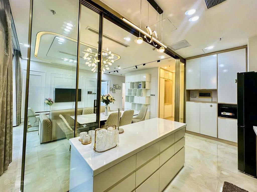 Vinhomes golden river bán căn hộ vòng cung tháp aqua 2 với 3 phòng ngủ sổ hồng