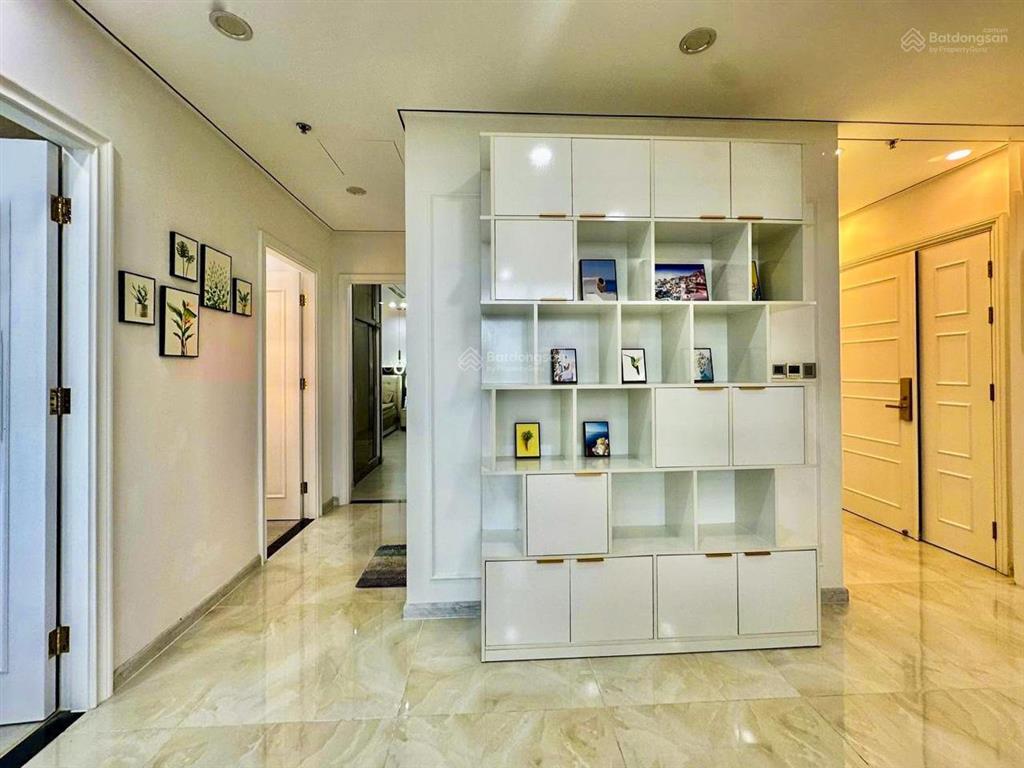 Vinhomes golden river bán căn hộ vòng cung tháp aqua 2 với 3 phòng ngủ sổ hồng