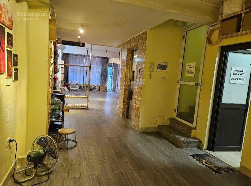 Mặt phố, view hồ tây, vìa hè, kinh doanh sầm uất, mặt tiền rộng, hiếm có, chỉ 93 tỷ