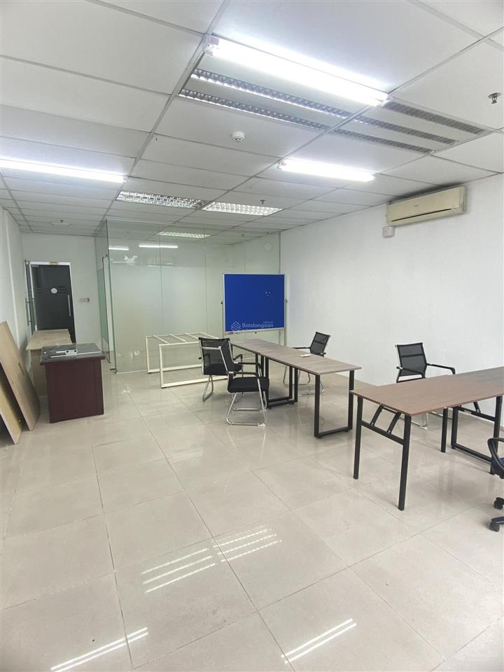 Cho thuê vp tại kđt mới dịch vọng  thành thái. diện tích 45m. giá 12tr/tháng