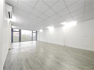 Cho thuê sàn vũ tông phan 120m2 16tr lô góc view kính trần 3m5 rất hợp làm studio