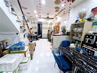 Nhà mới vào ở liền  giá tốt quận 7, nhỉnh 4 tỷ.