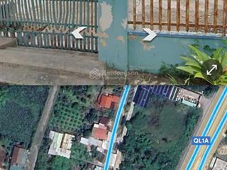 Bán đất, có sẵn nhà, rào bao quanh, cây ăn trái