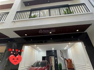 Nhà ngọc lâm  ô tô vào nhà  thang máy ngõ đẹp  giá tốt