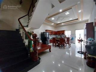 Bán nhà 2 mặt tiền, 4 tầng lầu,  mặt tiền đường nhựa, có lề đường