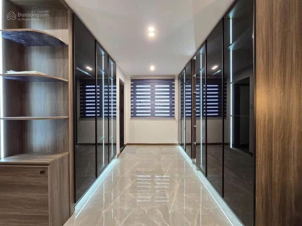 Bán toà nhà 28 phòng, 8 tầng, dt 115m2, mt 9,3m, có thang máy, mặt ngõ trích sài. giá 52 tỷ