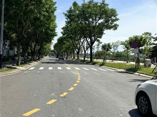 Nhà biệt thự, có hồ bơi riêng thích hợp nghỉ dưỡng hoặc cho thuê. đầu tư sinh lời
