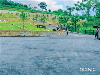 Nhà em có 1 suất ngoại giao khu hồ đồng vỡ. lưng tựa núi mặt hướng thủy. 5p là về đhqg, cnc hòa lạc