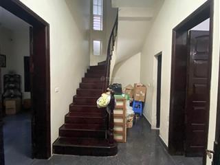 Siêu phẩm trần quốc hoàn 140m². móng 8 tầng. ô tô tránh. mặt tiền 12.5m. thang máy chờ. sđcc. 36 tỷ