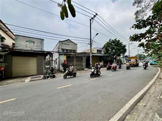 Mtkd lê thị hoa  đường rộng 12m  đang cho thuê 6tr  sổ riêng  chỉ 4.9 tỷ tl