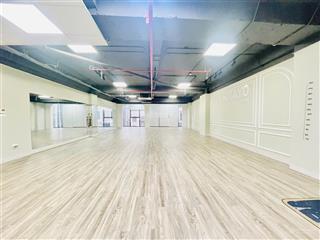 Cho thuê văn phòng lạc long quân diện tích 120m2