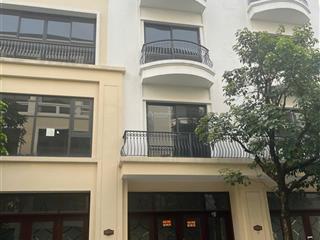 Tôi cần bán gấp căn liền kề 70m2 phân khu san hô giá 9,5tỷ ở vin 2 0965 026 ***