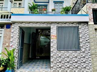 Anh hoàng về quê bán gấp nhà nơ trang long ô tô vào tận nhà dt 40m2, giá siêu tốt 3 tỷ
