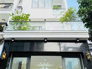 Sát mặt tiền quang trung ô tô chạy thẳng vô trong nhà