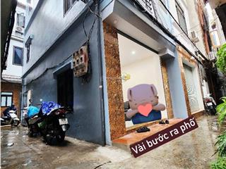 Nhà lô góc 3 thoáng sát phố, đủ tiện ích! 4 phòng ngủ, thiết kế hiện đại.