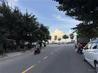 Siêu phẩm kẹp cống view biển ntt, mặt tiền đường 10,5m phùng hưng, cách biển 20m giá nhỉnh 9 tỷ