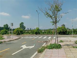 Bán lô đất rất đẹp 90m2 ngay ngã tư đỗ xuân hợp và nguyễn duy trinh, cách global chỉ 800m.