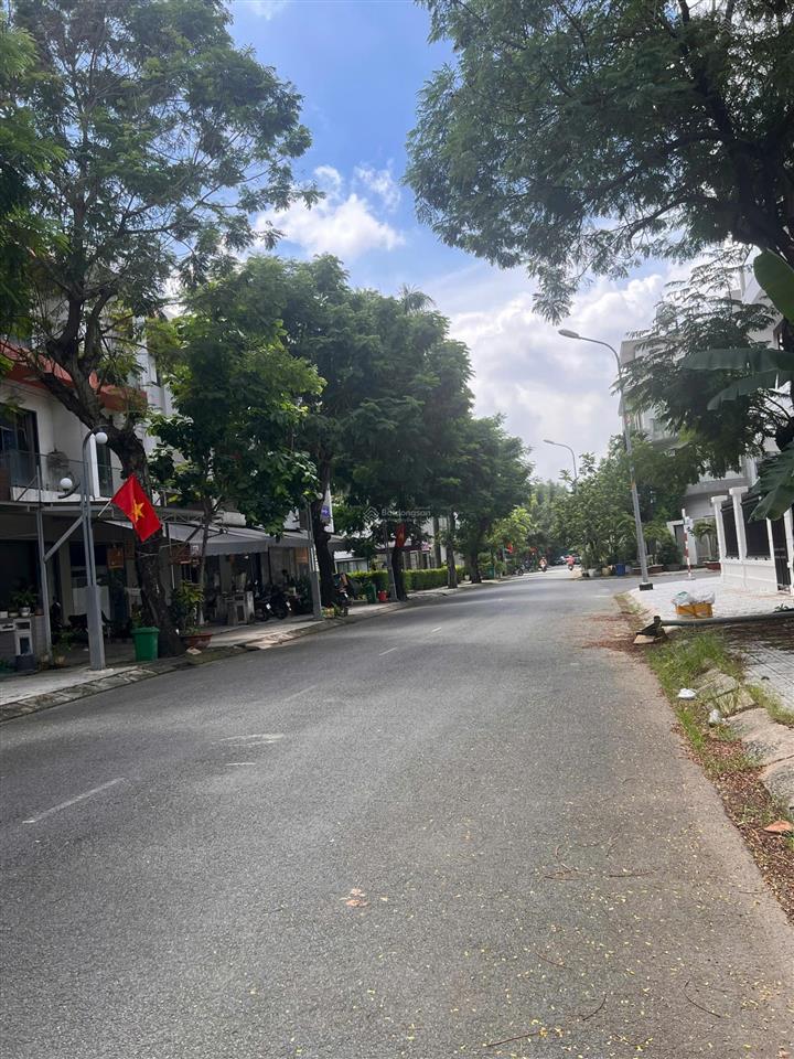 Ngay tuyến metro số 5 liên phường liền kề global city, 6m x 18,5m, mặt tiền đường 15m lề 3m