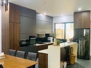 Bán biệt thự 140m2 tặng kèm nội thất cao cấp đẹp lung linhnơi đáng đầu tư giá nhỉnh 20 tỷ.