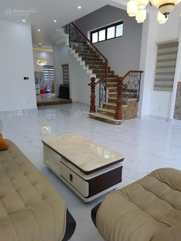Nhơn đức  biệt thự sân vườn 190.6m2, nở hậu tài lộc, hẻm nhựa xe 45 chỗ tới nhà, giá 8.9 tỷ