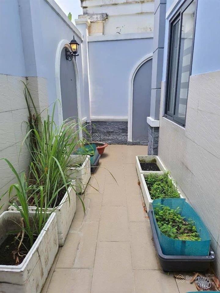 Nhơn đức  biệt thự sân vườn 190.6m2, nở hậu tài lộc, hẻm nhựa xe 45 chỗ tới nhà, giá 8.9 tỷ