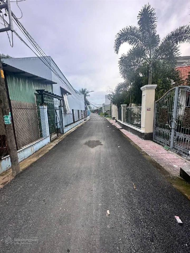 Nhơn đức  nhà đất 146.6m2, hẻm nhựa 6m, 1 trệt 1 lầu, sân trước đổ 3 chiếc xe hơi, giá 7.2 tỷ
