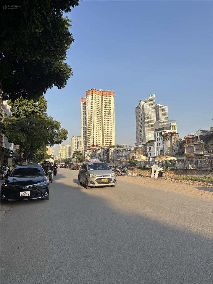 Phân lô siêu đẹp ngô quyềnhà đông nhà xây mới, 5 tầng, 3 ngủ, full nội thất đẹp, cách 20m ra ô tô