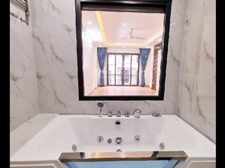 Nhà đep chắc chắn trung tâm long biên. quyết là quất chậm là mất