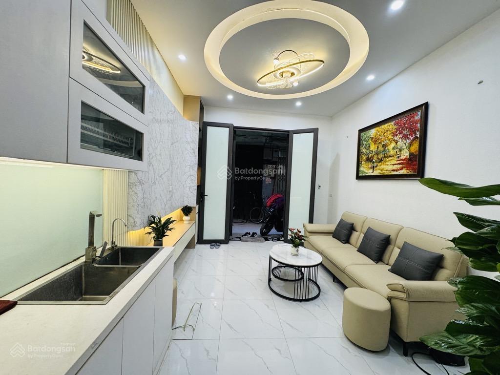 Hiếm! yên hoà 32m2 x5t chỉ hơn 6 tỷ. nhà đẹp ở ngay