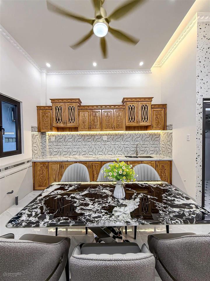 Giá sốc nhận ngay nhà 77m2, hẻm xe hơi, shr gần trường học thuận tiện kinh doanh buôn bán