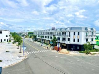 Nhà phố thương mại 3 tầng 219m2 ngay trung tâm hành chính, sổ đỏ công chứng ngay. kdc sầm uất