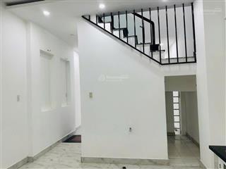 Bán nhà 3 tầng q9  chỉ 4.85 tỷ  hàng xóm vinhomes